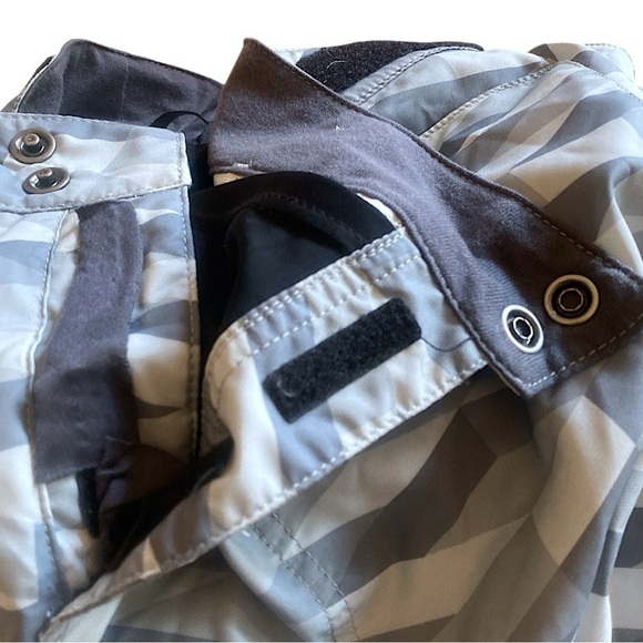 Enduro Sport Shorts Padded Grey Geometric Men Size 40 Bikercore Sportswear - Picture 7 of 11